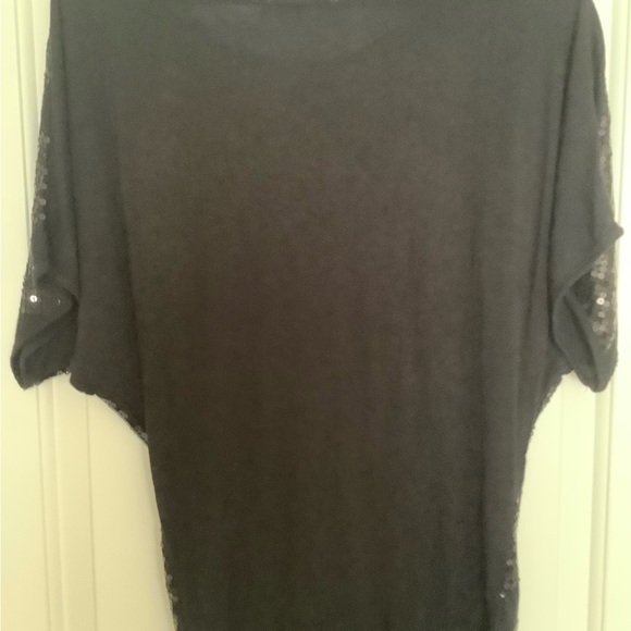 SMART SET sequinned t-shirt.  Size XS. - Picture 4 of 4